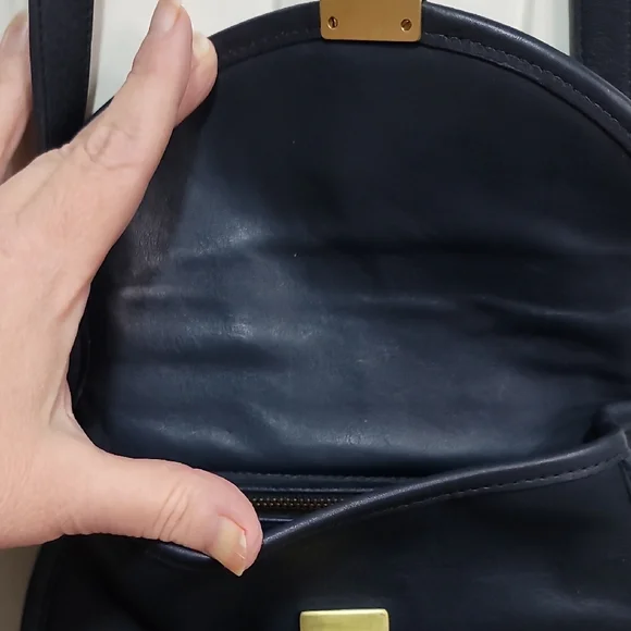 Vintage Coach Navy Leather Crossbody Bag - Picture 15 of 16